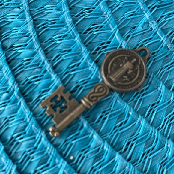 Key & Keyhole Charms - Picture 3 of 7